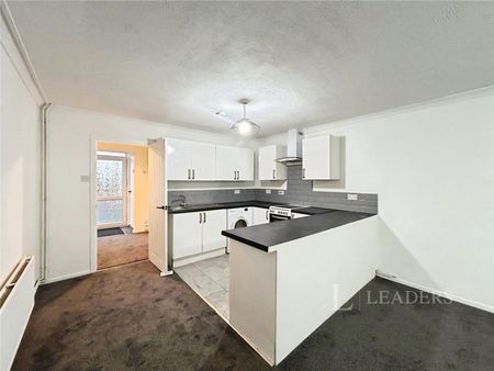 4 bedroom bungalow to rent Randolph Close, CV31 - Photo 3