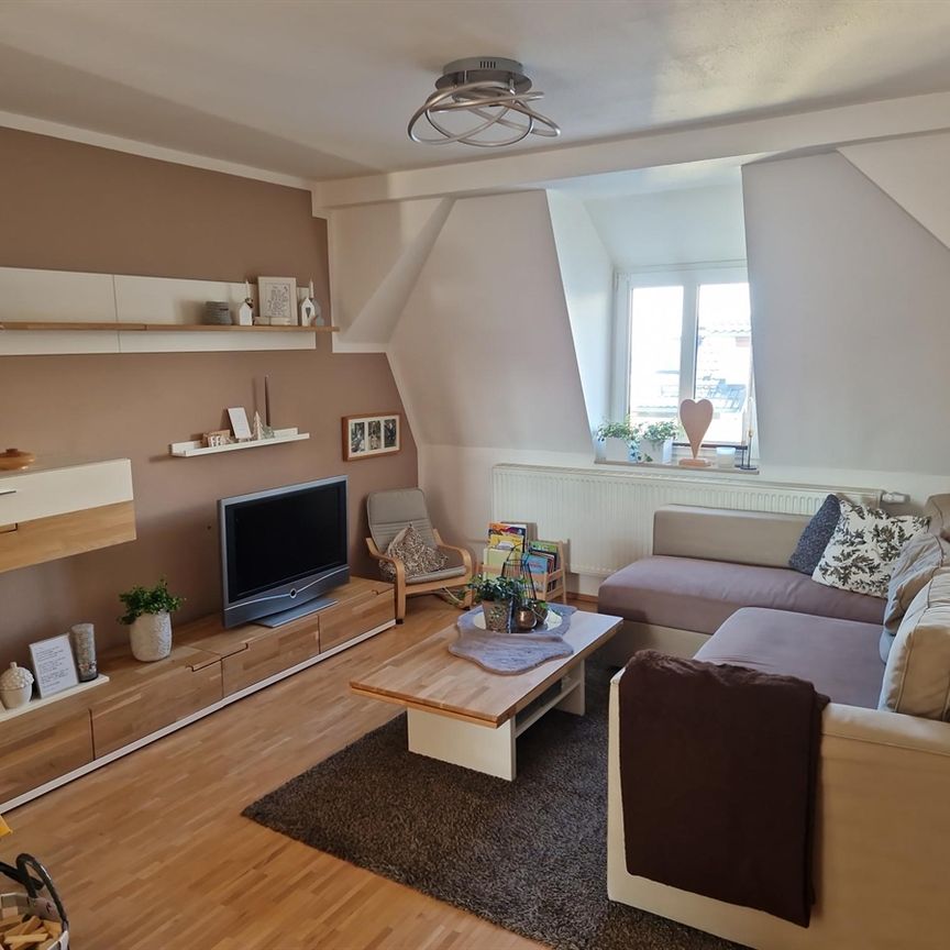 Gemütliche 4-Raum-Wohnung im Dachgeschoss mit Balkon - Photo 1