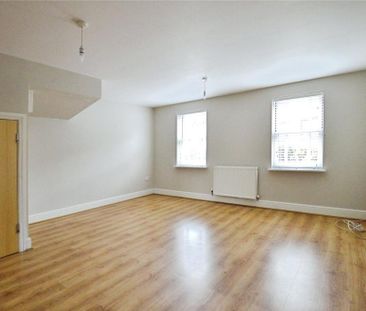 4 bedroom terraced house to rent - Photo 1