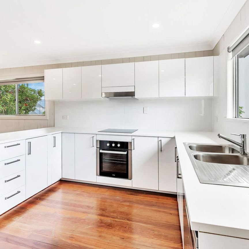 25 Purli Street, 4217, Chevron Island Qld - Photo 1