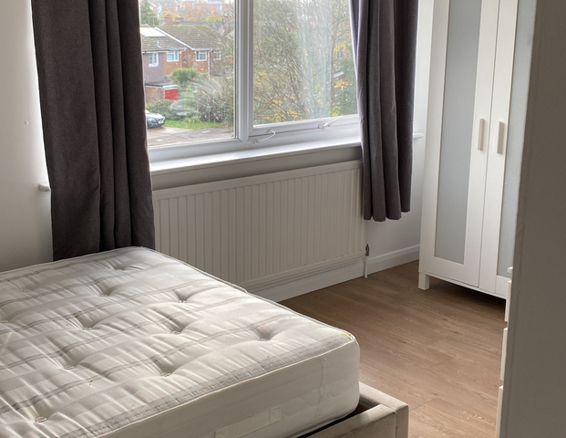 Bridgefield Close Room 4 - Photo 1