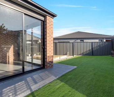 Luxurious Family Home! - Photo 2