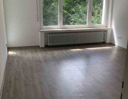 3-Zimmerwohnung mit bodengleicher Dusche und Balkon. - Foto 1
