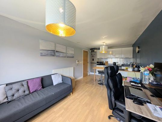 2 bedroom flat to rent - Photo 1