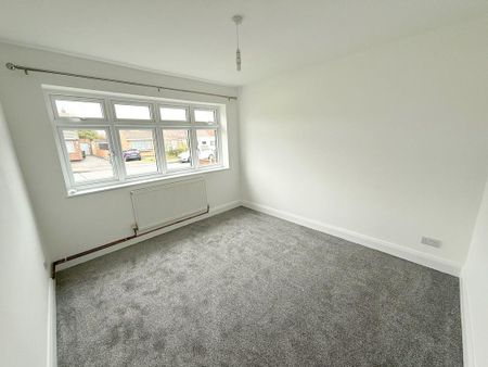 2 bedroom semi-detached bungalow to rent - Photo 4