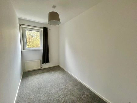 Quetta Park, Church Crookham, Fleet, Hampshire, GU52 - Photo 3