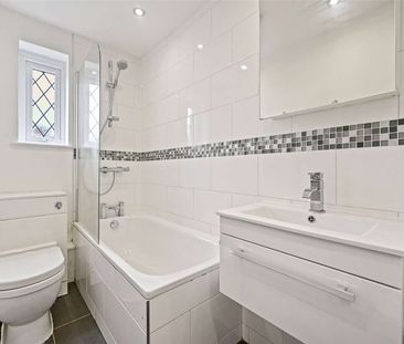 This charming one bedroom cottage in Rickmansworth offers the perfe... - Photo 3