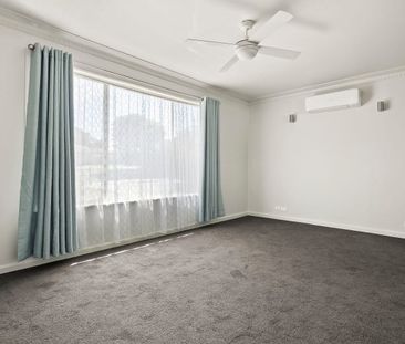 Charming North Bendigo Home - Photo 6