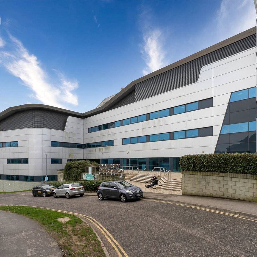 5 bedroom semi-detached house to rent - Photo 1