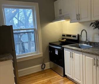 New kitchen, flooring 2 beds on 2 floors of period home Christie Pits - Photo 3