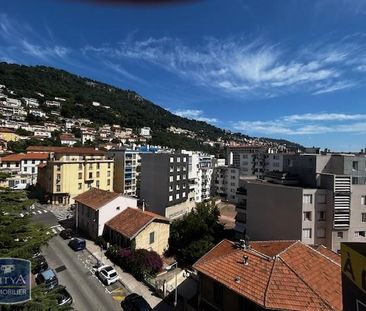 Location Appartement 4 pièces 85m² NICE 06300 - Photo 4