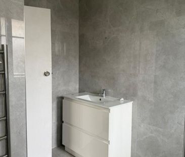 Newly Renovated 2-Bedroom Unit with Panmure Basin Views - Photo 4