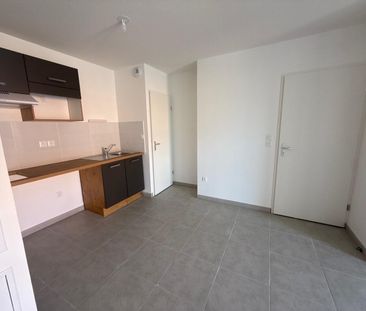location Appartement T2 DE 47m² À CASTELGINEST - Photo 2