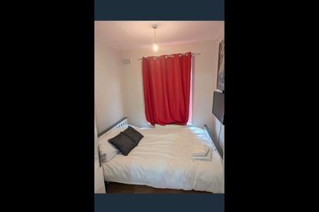 Room in a Shared House, Goldfinch Drive, BL9 - Photo 3