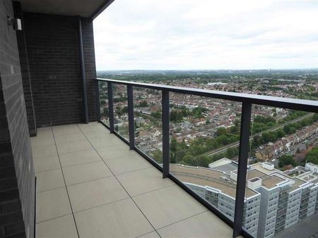 Barratt House, High Street Quarter, Hounslow, TW3 - Photo 5