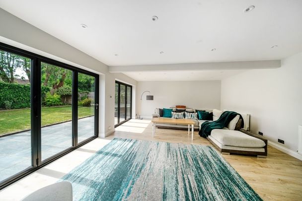 5 bedroom detached house to rent - Photo 1