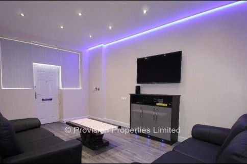 4 bed student properties Leeds - Photo 1