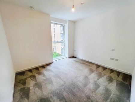 2 bedroom flat to rent - Photo 2