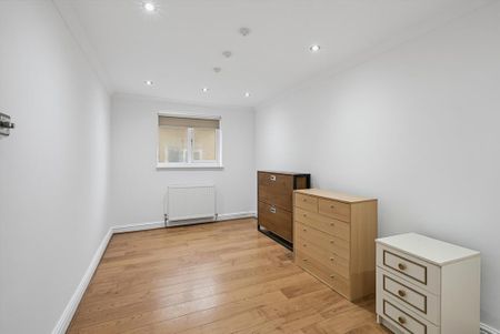 4 bedroom terraced house to rent - Photo 4