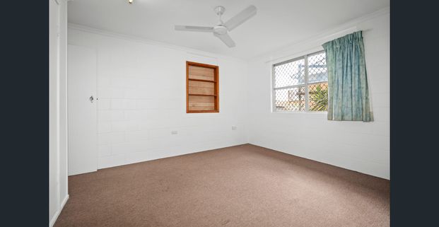 1 Bedroom Unit with A/C Walking Distance to Hospitals - Photo 1
