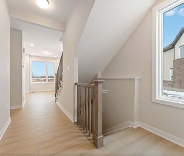 For Lease - 364 Les Emmerson Drive, Barrhaven, Ontario - Photo 6