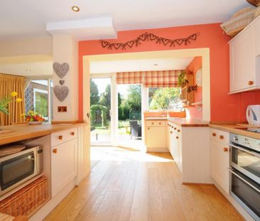 3 bedroom semi-detached house to rent - Photo 3