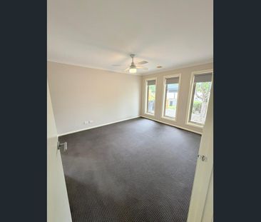 Perfect Family Home – Freshly Updated & Ideally Located - Photo 5