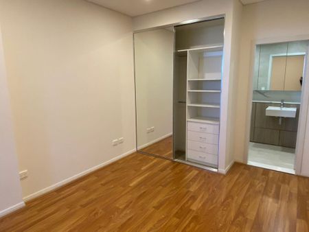 Modern 2-Bedroom Apartment - Photo 3