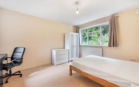 5 bedroom flat to rent - Photo 4