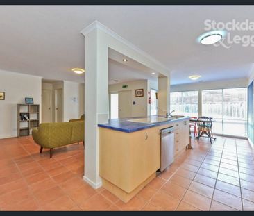 31 Scarlet Drive, Bundoora, Vic 3083 - Photo 1