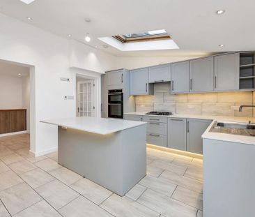 3 bedroom terraced house to rent - Photo 5