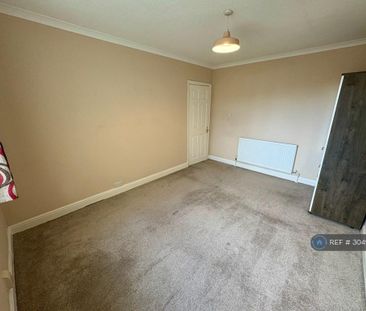 2 bedroom semi-detached house to rent - Photo 4