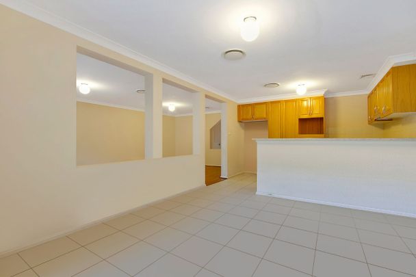 21 Kirkton Place, Beaumont Hills, NSW 2155 - Photo 1