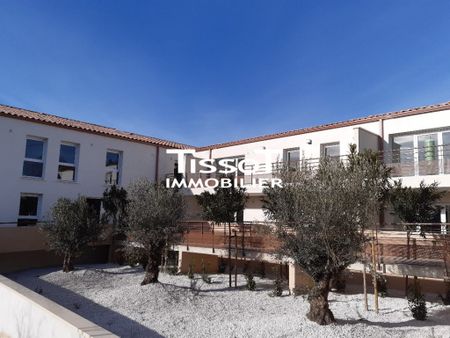 Location Appartement 1 pièce 34m² NIMES 30000 - Photo 2