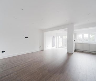 3 bedroom end of terrace house to rent - Photo 5