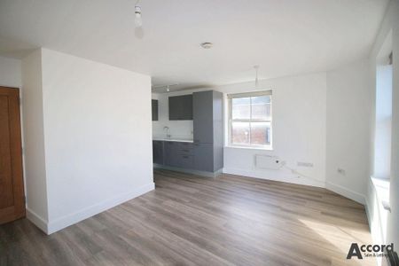 1 bedroom flat to rent - Photo 2