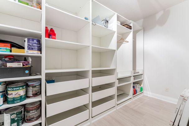 For Lease - 40 Old Mill Road Unit# 806, Oakville, Ontario - Photo 1