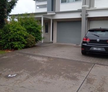 3 Bed Townhouse with small backyard - Photo 3