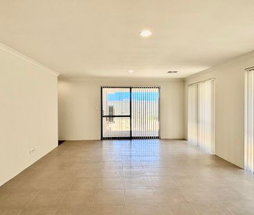 Attractive 4x2 home in whisper quiet location! - Photo 1