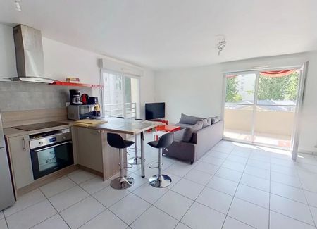 Appartement à louer 4 pièces • 77,08 m2 Lyon 7 - Photo 2