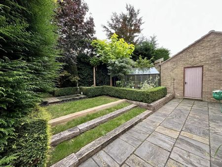 3 bedroom detached house to rent - Photo 3