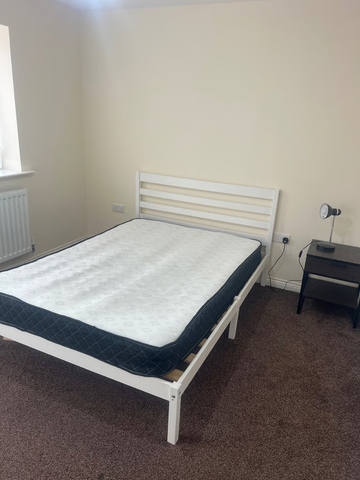 1 bedroom in a house share to rent - Photo 2