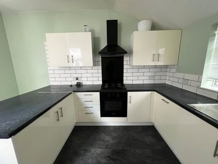 Grove Road North, Southsea - Photo 2