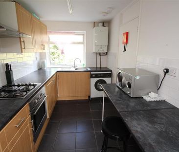 3 bedroom terraced house to rent - Photo 5