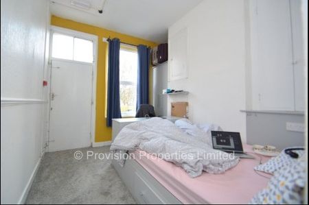 2 Bedroom Flats in Hyde Park - Photo 4