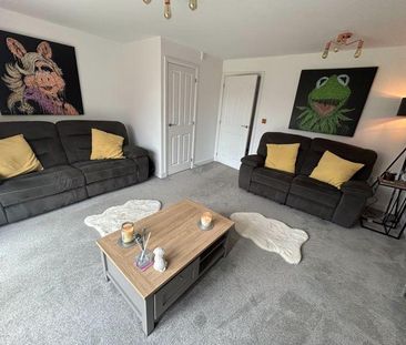 3 bedroom semi-detached house to rent - Photo 2