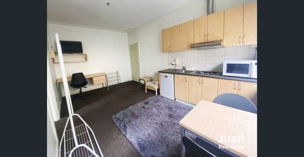 Stylish 1-Bedroom Apartment with Bright, Modern Living. 6 months weekly $420 12 months $400 weekly water bill included - Photo 1