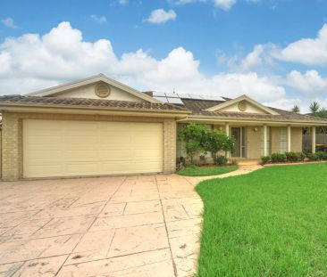 No Ordinary 4 Bedroom Home - Photo 3