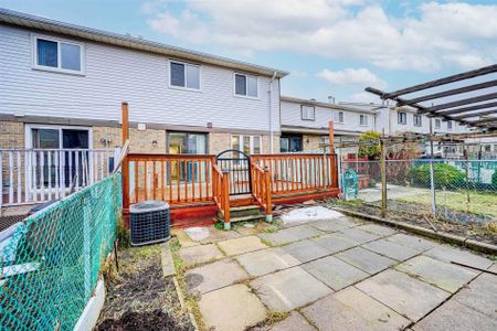 For Lease - 14 Grenbeck Drive, Toronto, Ontario - Photo 4