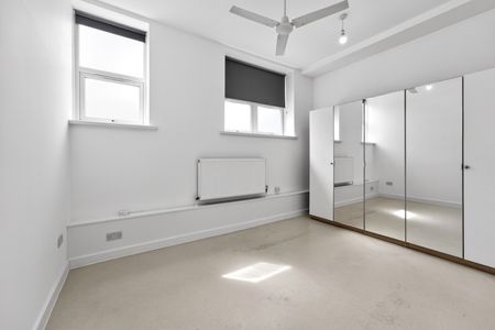 Norfolk Avenue, London, N15 6JX - Photo 2